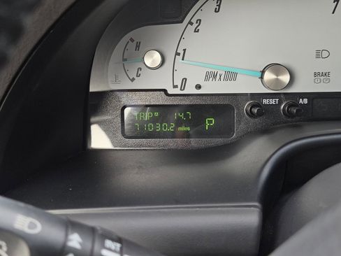 Used 2002 Ford Thunderbird RWD image 14
