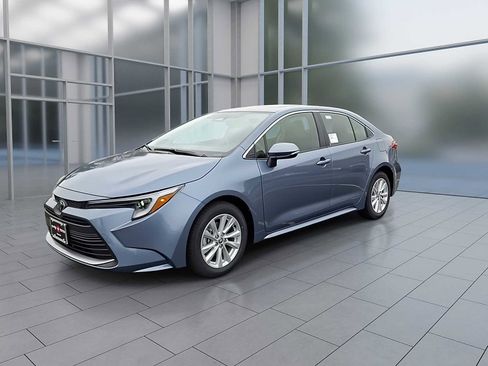New 2026 Toyota Corolla XLE image 3