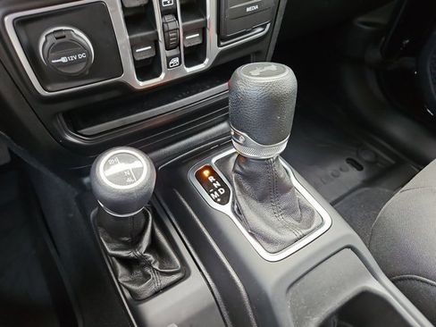 Used 2020 Jeep Wrangler Unlimited Sport S image 12