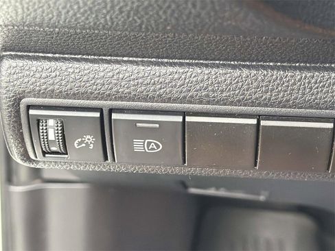 Used 2020 Toyota Corolla SE image 21
