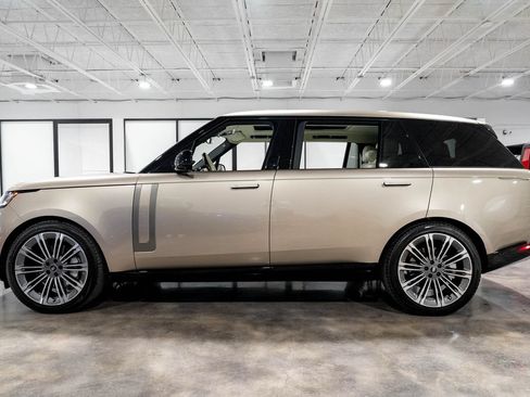 Used 2024 Land Rover Range Rover Long Wheelbase SE AWD/4WD image 71
