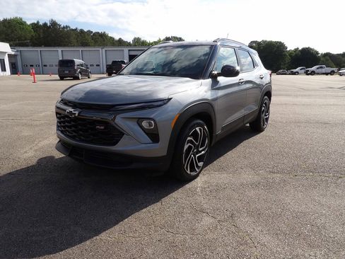Used 2025 Chevrolet TrailBlazer RS w/ Driver Confidence Package FWD image 4