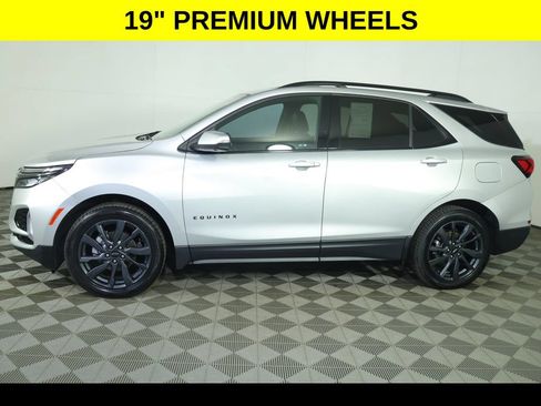 Used 2022 Chevrolet Equinox RS w/ Infotainment Package AWD/4WD image 6