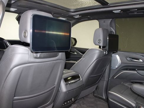 Used 2024 Cadillac Escalade Sport w/ Touring Package AWD/4WD image 27