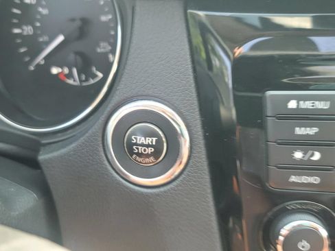 Used 2019 Nissan Rogue SL w/ Premium Package AWD/4WD image 21