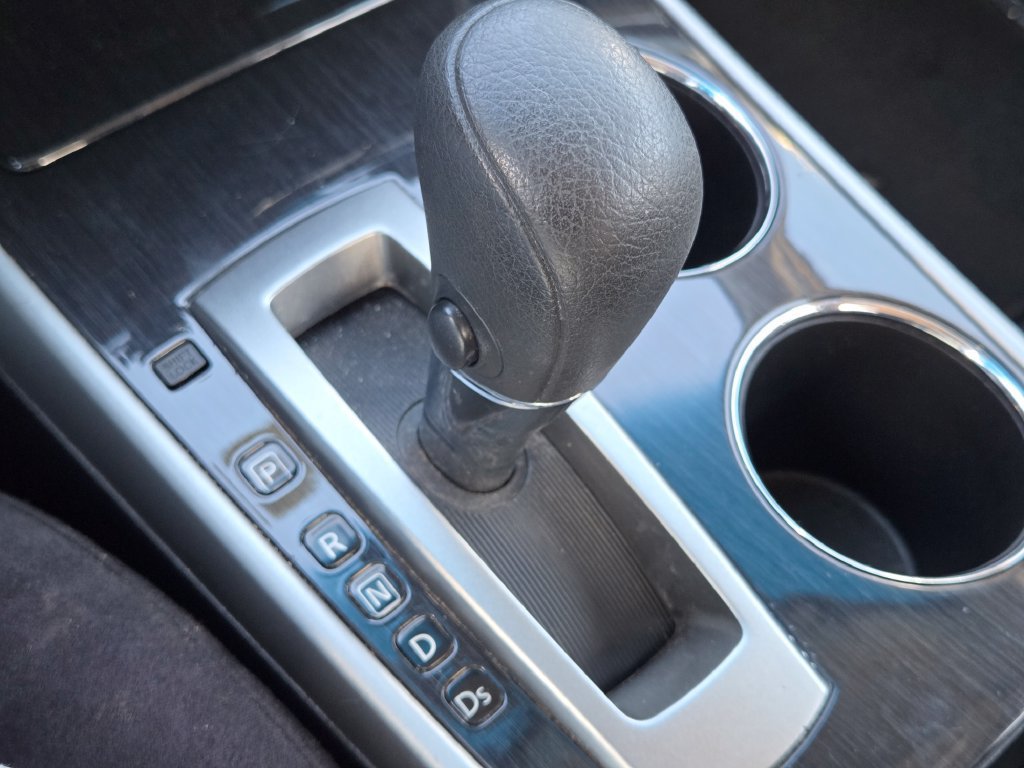 Used 2013 Nissan Altima 2.5 SV FWD image 9