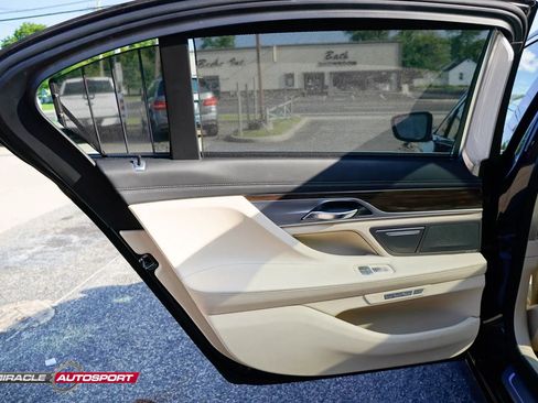 Used 2016 BMW 750i xDrive AWD/4WD image 21