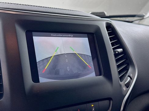 Used 2021 Jeep Cherokee Latitude image 21