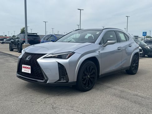 Used 2023 Lexus UX 250h F Sport AWD/4WD image 2