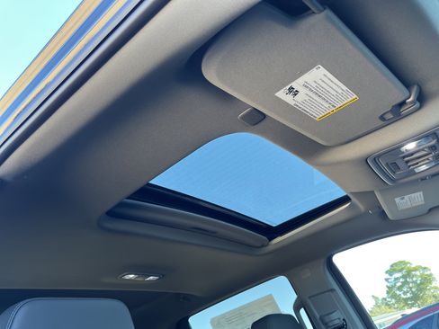 New 2026 GMC Sierra 1500 SLT w/ SLT Premium Package image 21