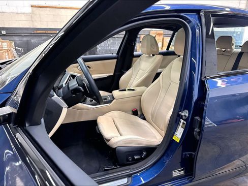 Used 2023 BMW 330i Sedan w/ Parking Assistance Package RWD image 27