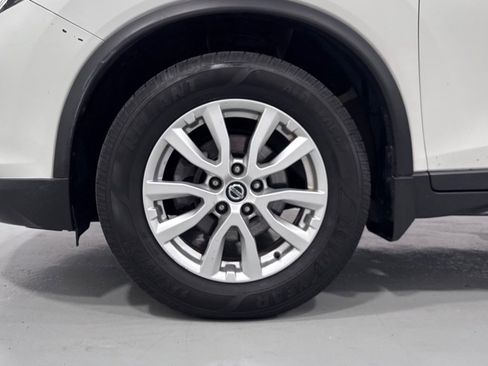 Used 2018 Nissan Rogue SV AWD/4WD image 30