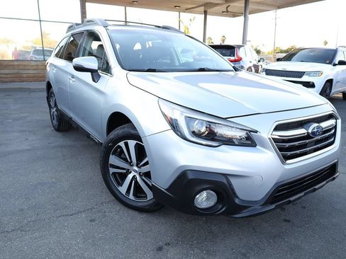 Used 2019 Subaru Outback 2.5i Limited w/ Popular Package #2 AWD/4WD image 2