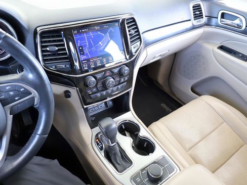 Used 2019 Jeep Grand Cherokee Limited w/ Luxury Group II image 40