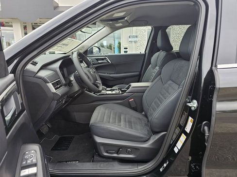 New 2026 Mitsubishi Outlander SE AWD/4WD image 17