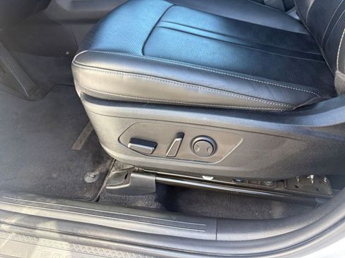 Used 2024 Kia Sorento S AWD/4WD image 23