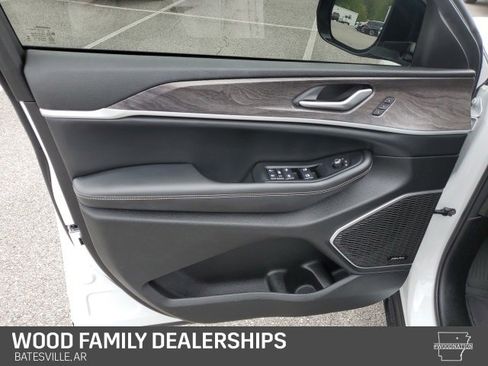 Used 2024 Jeep Grand Cherokee Limited 4xe w/ Trailer Tow Package image 24