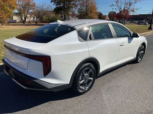 New 2025 Kia K4 LXS image 11