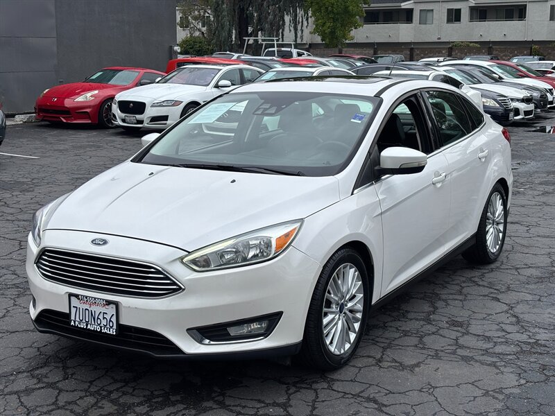 Used 2015 Ford Focus Titanium w/ Titanium Technology Package FWD image 6
