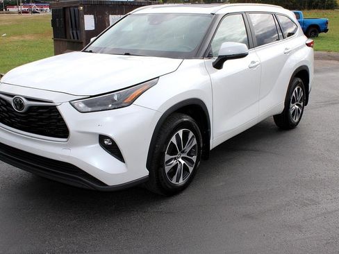 Used 2023 Toyota Highlander L image 8