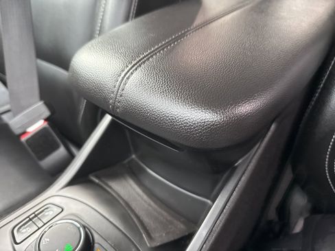 Used 2024 GMC Terrain SLT image 37