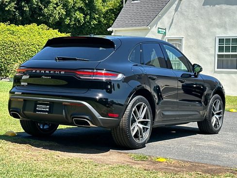 Certified 2025 Porsche Macan AWD/4WD image 8