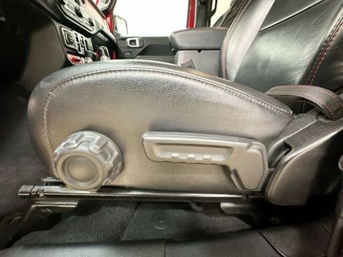 Used 2020 Jeep Gladiator Rubicon AWD/4WD image 15
