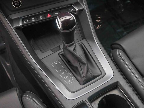 New 2025 Audi Q3 2.0T Premium image 28