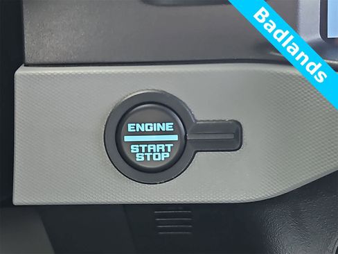 Used 2023 Ford Bronco Badlands w/ Sasquatch Package image 24