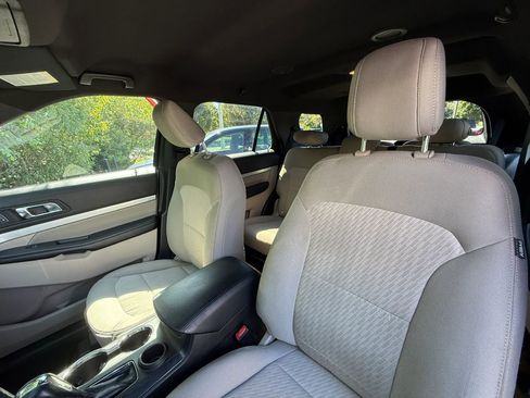 Used 2018 Ford Explorer FWD image 33