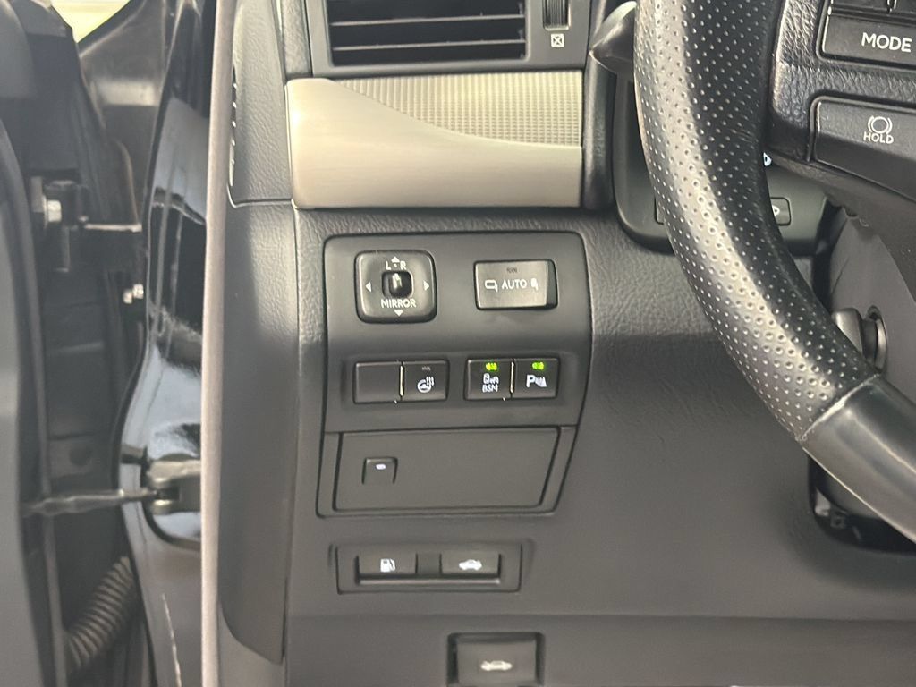 Used 2015 Lexus LS 460 AWD w/ F Sport Package image 20