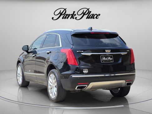 Used 2017 Cadillac XT5 Platinum w/ Driver Assist Package AWD/4WD image 3