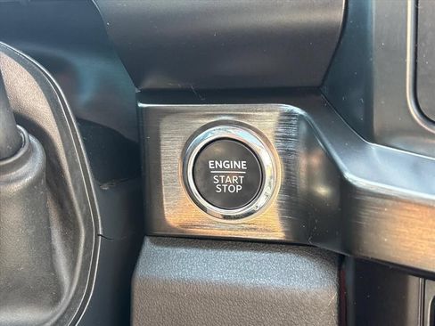 Used 2024 Ford F250 Lariat w/ Black Appearance Package AWD/4WD image 39