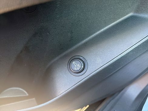 Used 2024 Chevrolet Equinox LT image 22