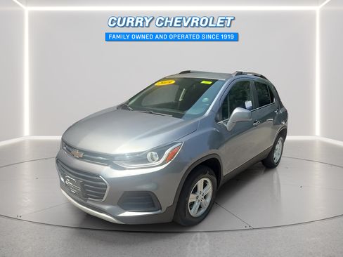 Used 2019 Chevrolet Trax LT w/ LT Convenience Package AWD/4WD image 3