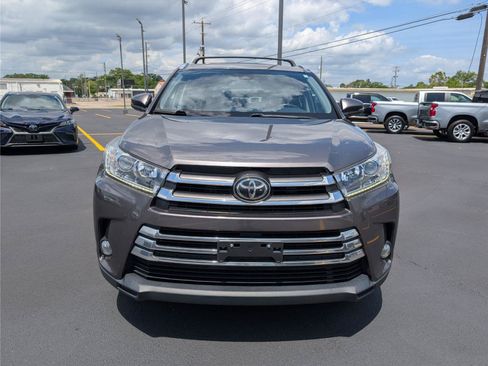 Used 2017 Toyota Highlander Limited AWD/4WD image 8
