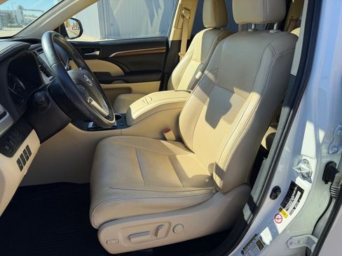 Used 2018 Toyota Highlander Limited image 10