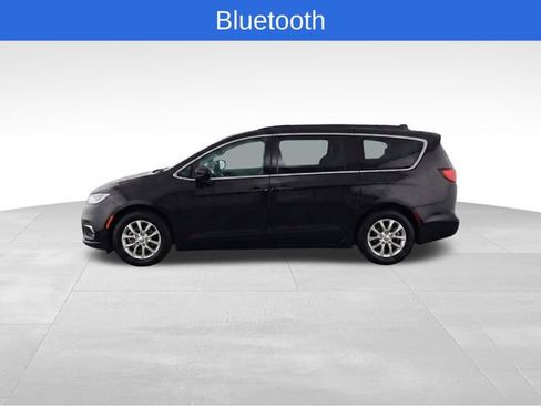 Used 2025 Chrysler Pacifica Select image 6