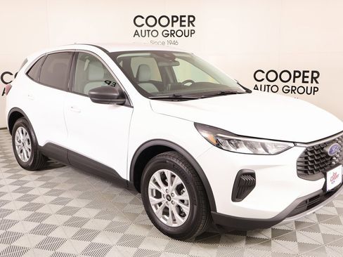 Used 2024 Ford Escape Active image 1