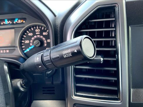 Used 2019 Ford F150 XLT w/ Equipment Group 302A Luxury AWD/4WD image 32