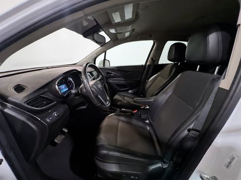 Used 2022 Buick Encore Preferred w/ Safety Package FWD image 13