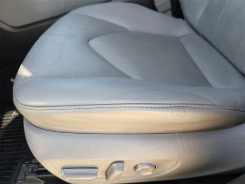 Used 2021 Toyota Highlander Limited image 18