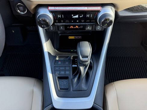 Used 2025 Toyota RAV4 XLE Premium image 21