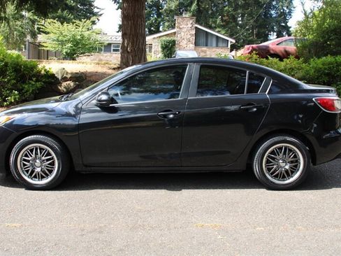 Used 2011 MAZDA MAZDA3 i Sport FWD image 12