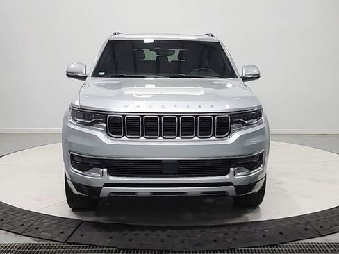 Used 2022 Jeep Wagoneer Series II w/ Premium Group I AWD/4WD image 2