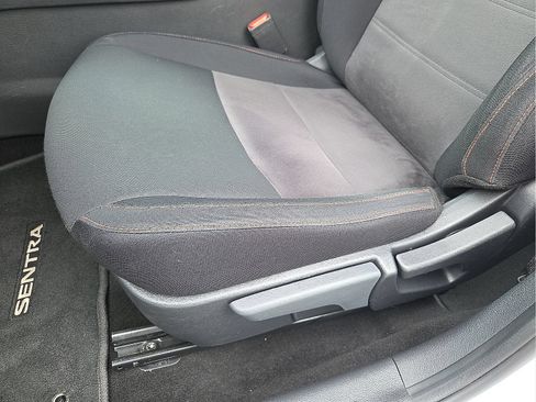 Used 2024 Nissan Sentra SR FWD image 13