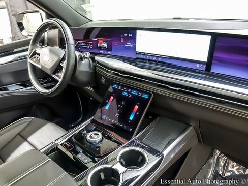 Certified 2025 Cadillac Escalade Sport image 30