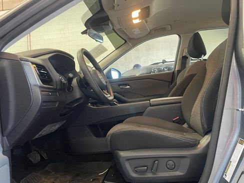 Certified 2022 Nissan Rogue SV FWD image 10