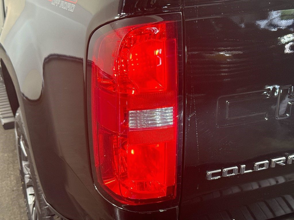 Used 2021 Chevrolet Colorado Z71 w/ Safety Package AWD/4WD image 34