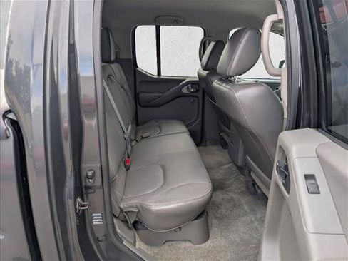 Used 2012 Nissan Frontier 4x4 Crew Cab image 16